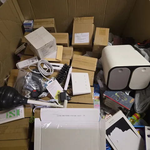 PALLET OF APPROXIAMTELY 100 ASSORTED HOUSEHOLD/ELECTRICAL PRODUCTS TO INCLUDE SMARTPHONE PROTECTIVE CASES, CHILDRENS TOYS, MINI RECYCLING BIN ETC - COLLECTION ONLY