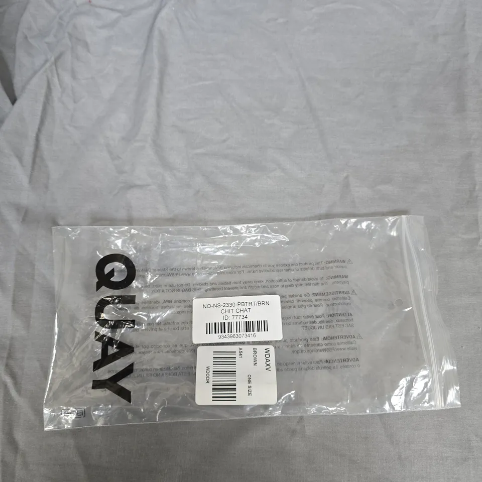 TORTOISESHELL SUNGLASSES WITH DARK LENSES – CASE INCLUDED .QUAY CHIT CHAT .