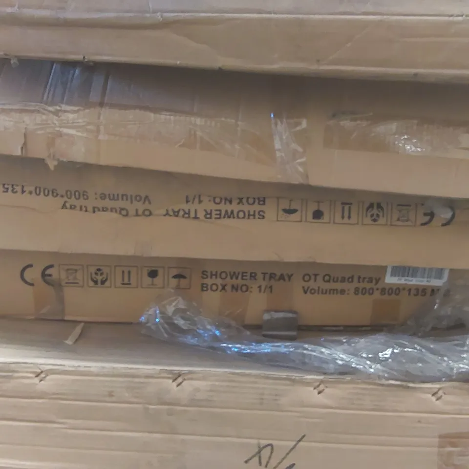 PALLET CONTAINING A LARGE QUANTITY OF ASSORTED BATHROOM FURNITURE PARTS INCLUDING: SHOWER TRAYS, SHOWER ENCLOSURE PARTS ECT