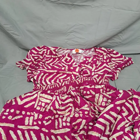 & MAISI WOMEN'S MAGENTA DRESS WITH WHITE ABSTRACT PRINT (SIZE M)