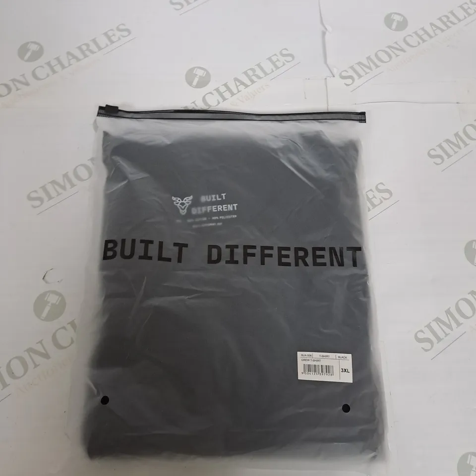 BAGGED BUILT DIFFERENT CREW T-SHIRT SIZE XXXL
