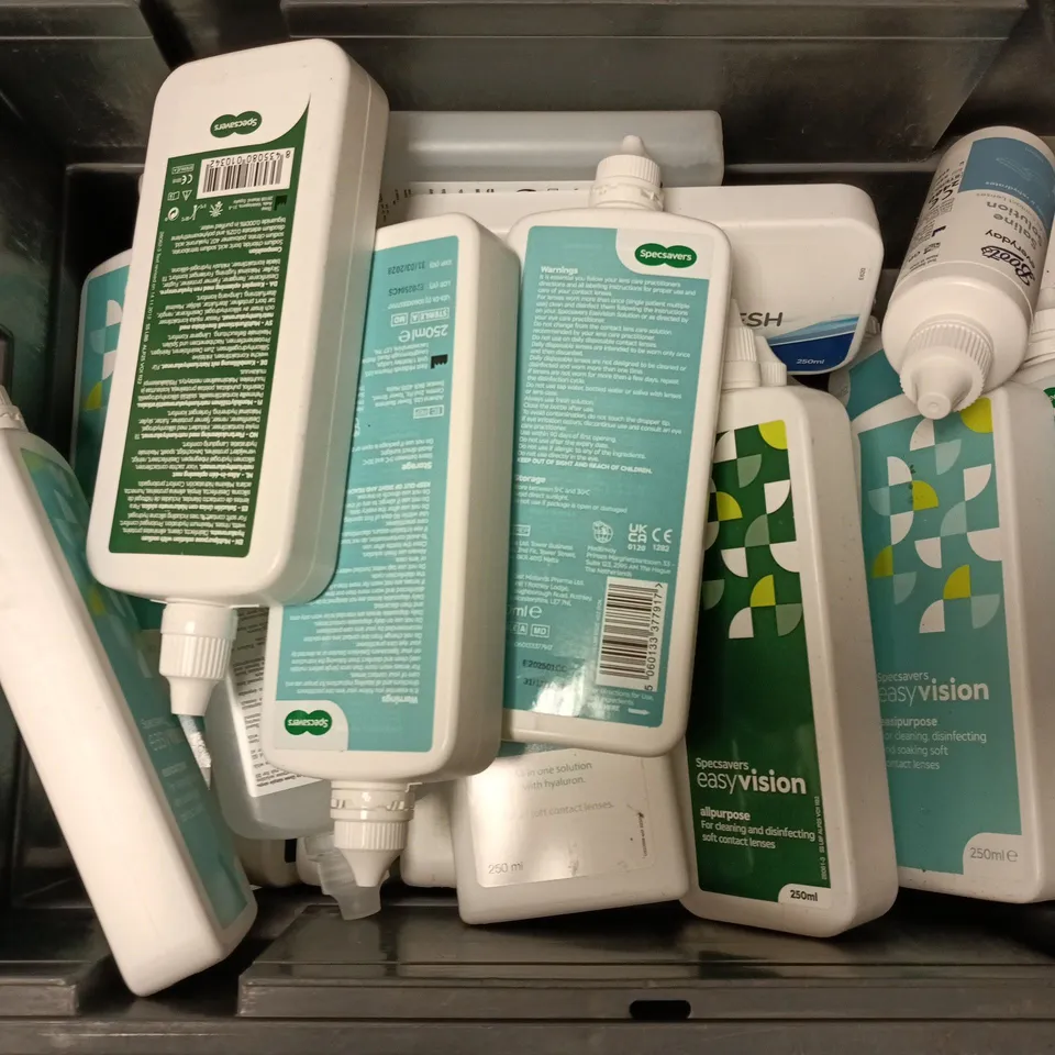 APPROXIMATELY 20 ASSORTED EYECARE & HEALTHCARE PRODUCTS TO INCLUDE SPECSAVERS EASYVISION, BOOTS SALINE SOLUTION, RENU SENSITIVE EYES, ETC - COLLECTION ONLY