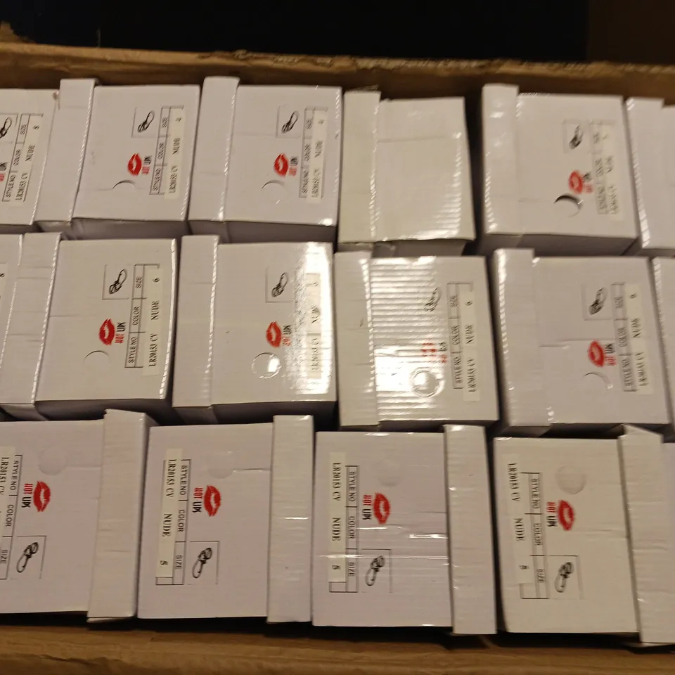LOT OF 18 BOXED PAIRS OF HOT LIPS NUDE SANDALS - VARIOUS SIZES