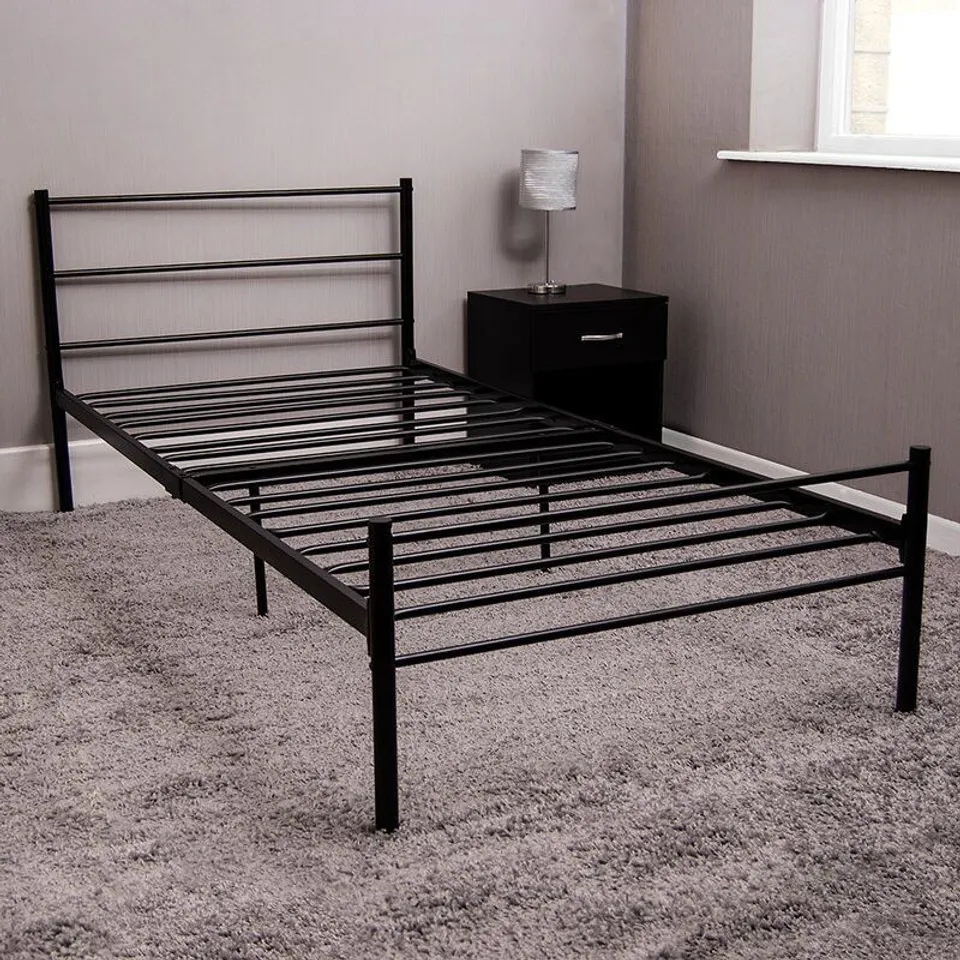 BOXED BED FRAME IN SILVER // SIZE: SINGLE (1 BOX)