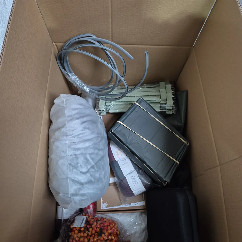BOX OF APPROXIMATELY 20 ASSORTED HOUSEHOLD ITEMS TO INCLUDE KNITTING YARN, WOLVES TOWEL AND CHRISTMAS BAUBLES