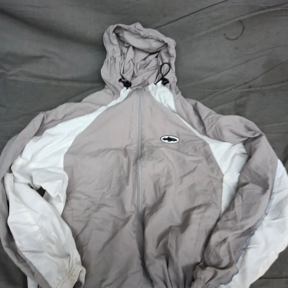 CORTEIZ LITEWORK NYLON WINDBREAKER JACKET – GREY/WHITE, XS