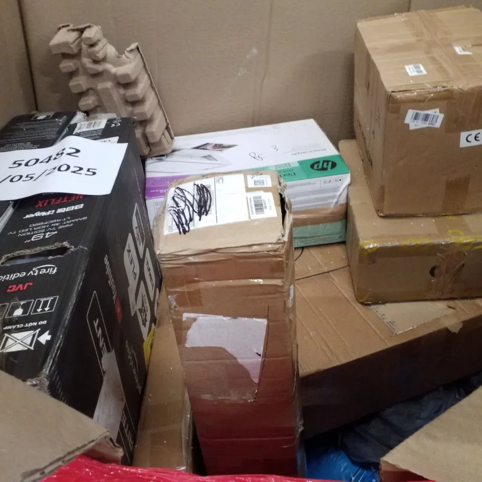 PALLET CONTAINING ASSORTED PRODUCTS INCLUDING ROUND SIDE TABLE, OIL FILLED RADIATOR, ROTISSERIE KIT & DUAL ZONE AIR FRYER OVEN 
