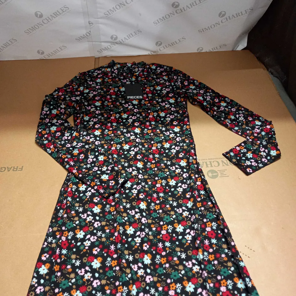 PIECES TURTLE NECK DRESS SIZE S