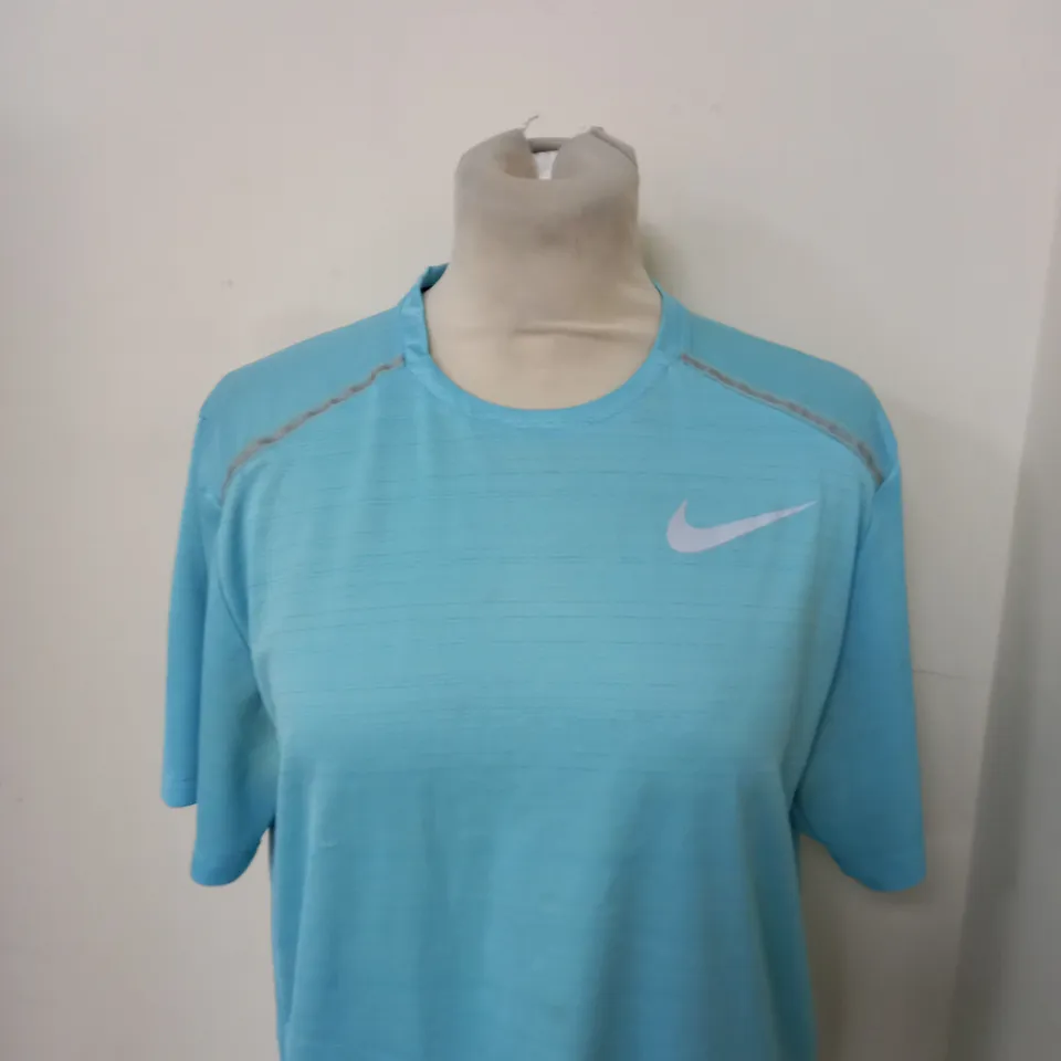 NIKE LOGO CASUAL RUNNING T-SHIRT SIZE M