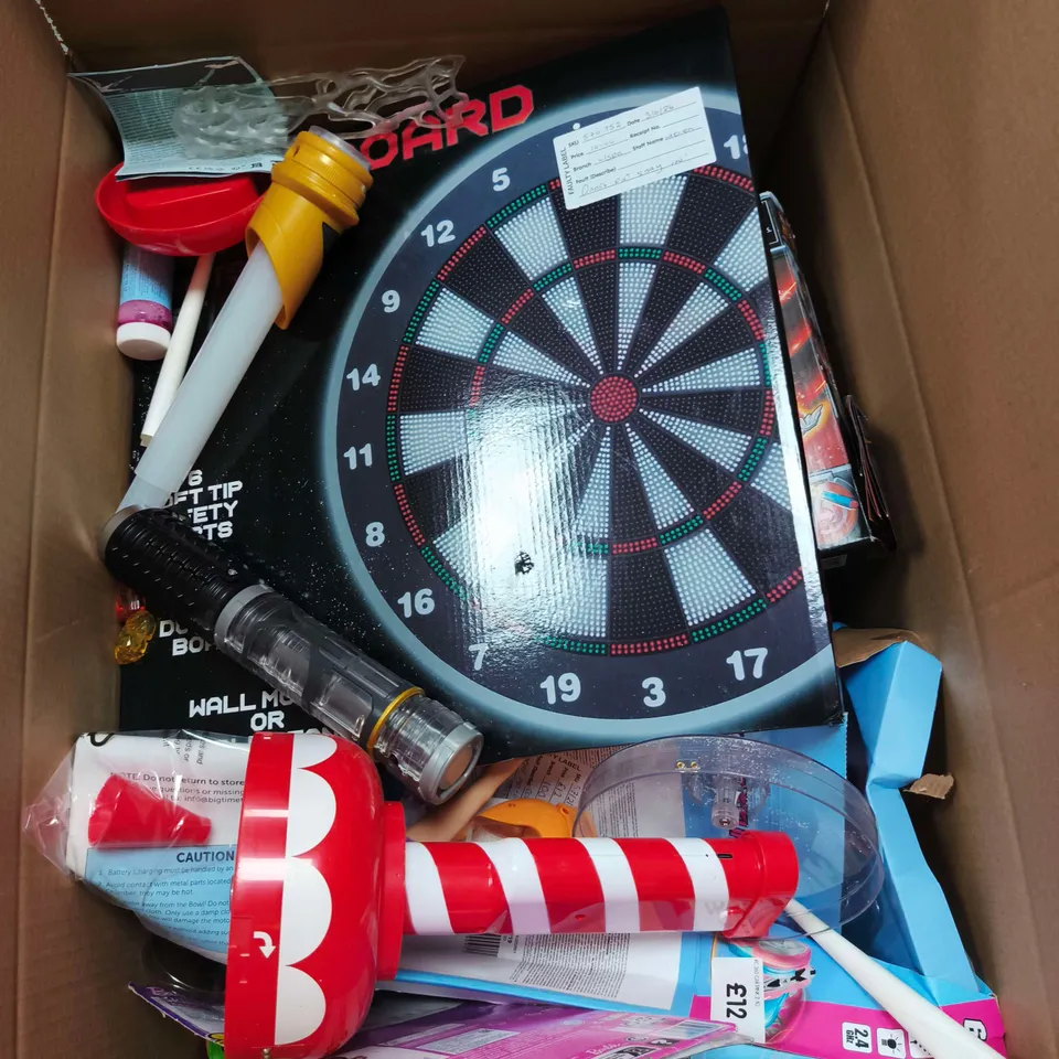 BOX OF APPROXIMATELY 12 ASSORTED TOYS INCLUDING ACTION ROBOT AND LITE POPZ 