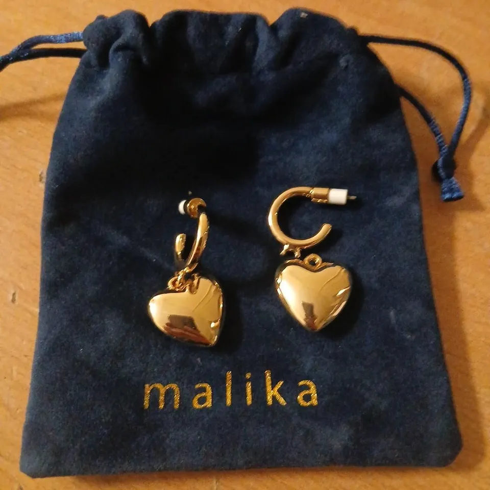 APPROXIMATELY 20 PIECES OF ASSORTED MALIKA JEWELLERY