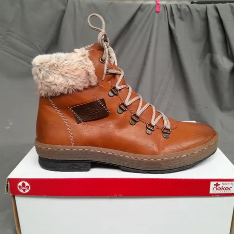 BOXED PAIR OF RIEKER FLEECE LINING BOOTS IN BROWN - UK 6