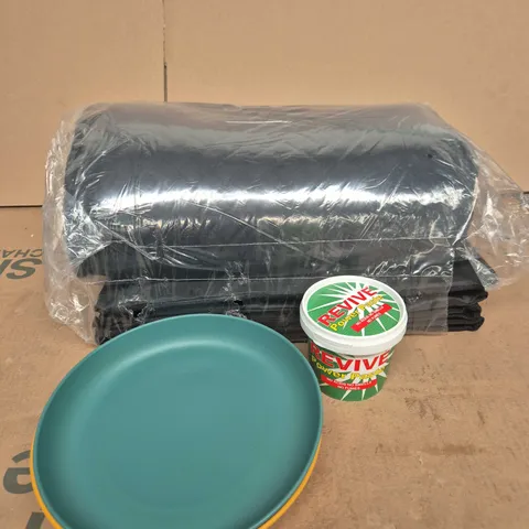 APPROXIMATELY 15 ASSORTED HOUSEHOLD PRODUCTS TO INCLUDE PLASTIC PLATES, HOME DECOR, POWER PASTE ETC 