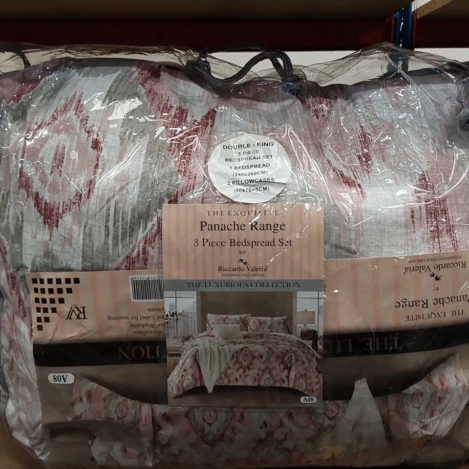 BAGGED DURE POLYESTER FLORAL BEDSPREAD WITH PILLOWCASES SET (1 ITEM)
