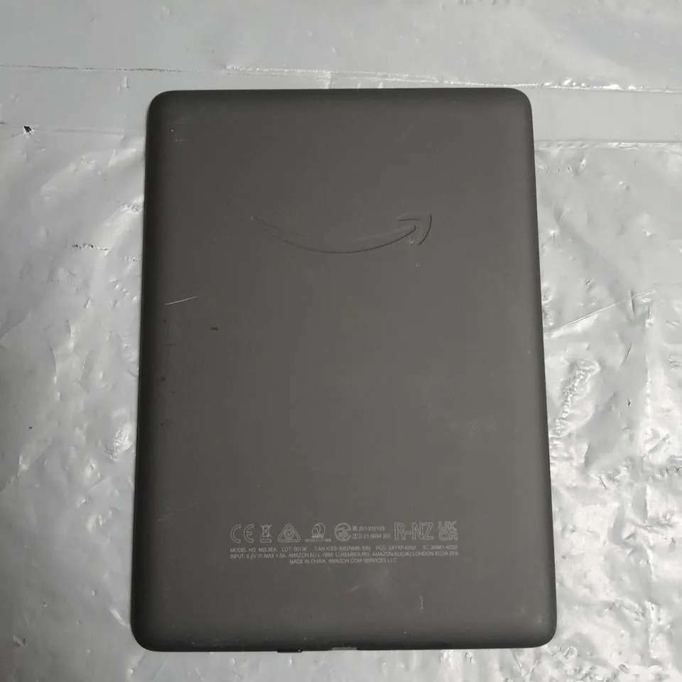 UNBOXED AMAZON KINDLE E-READER - M2L3EK