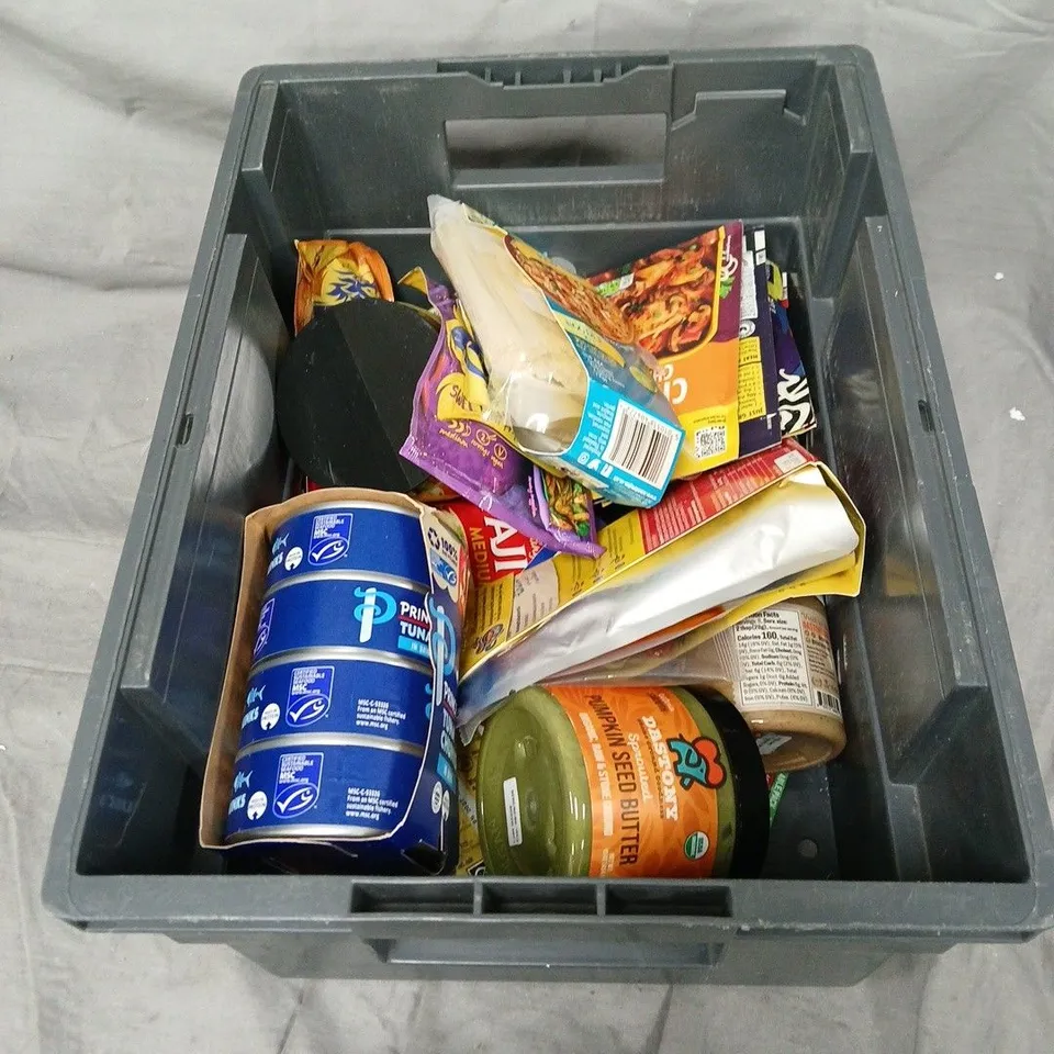 APROXIMATELY 15 ITEMS OF FOOD AND DRINK INCLUDING PRINCES TUNA CHUNKS, DOLMIO STIR IN, DASTONY PUMPKIN SEED BUTTER AND BLUE DRAGON SWEET CHILI GARLIC