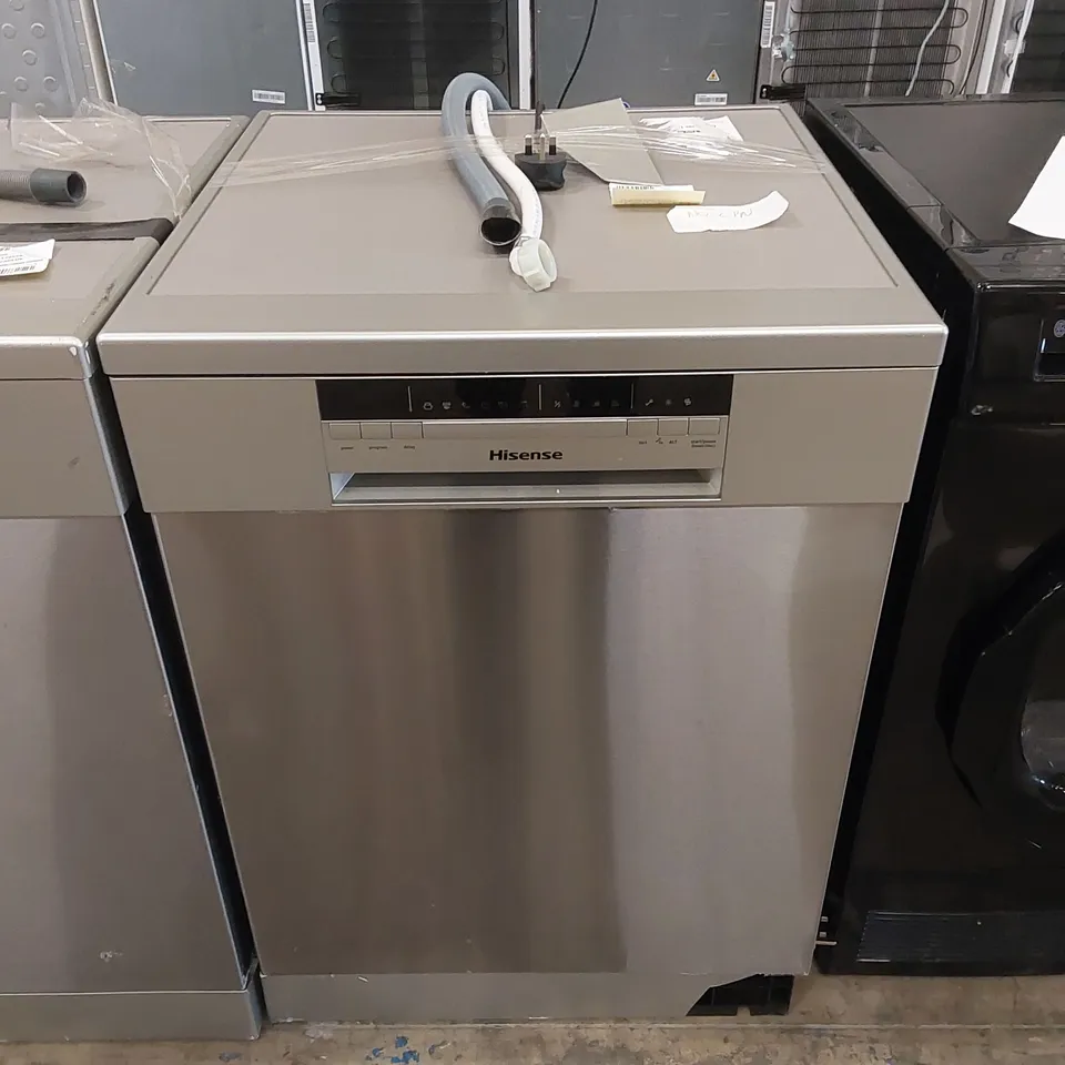 HISENSE FREESTANDING STANDARD DISHWASHER, MODEL: HS60240XUK