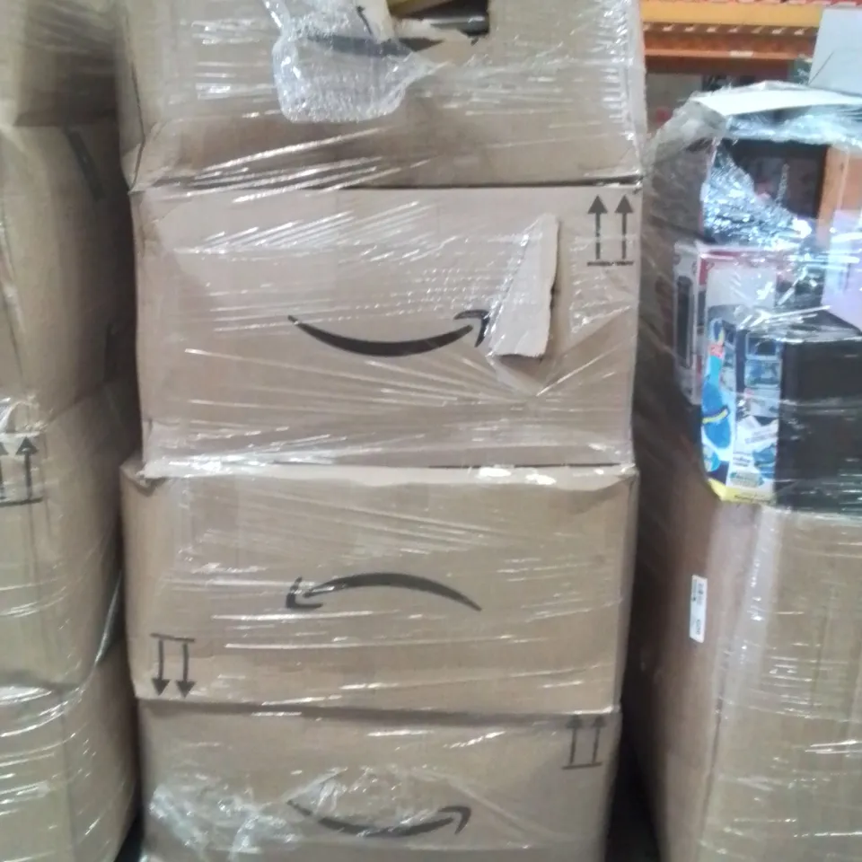 PALLET CONTAINING A LARGE QUANTITY OF PHONE CASES,SCREEN PROTECTORS 