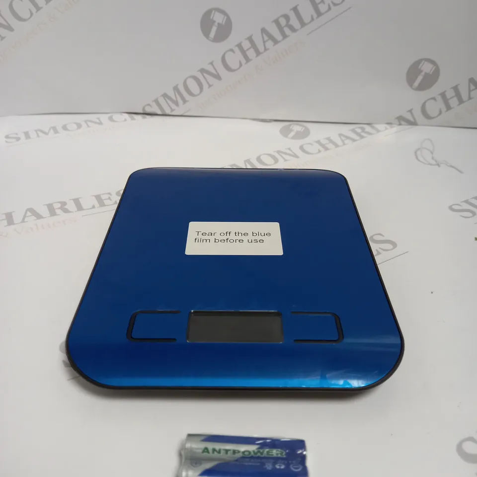 BOXED DIGITAL KITCHEN SCALE 