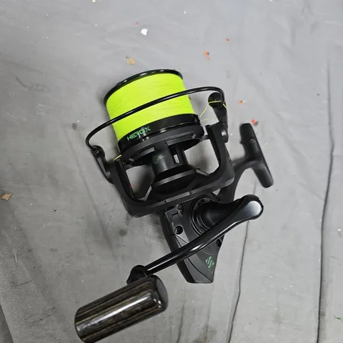 FISHING REEL SPOD WITH NEON GREEN LINE – BLACK & GREEN