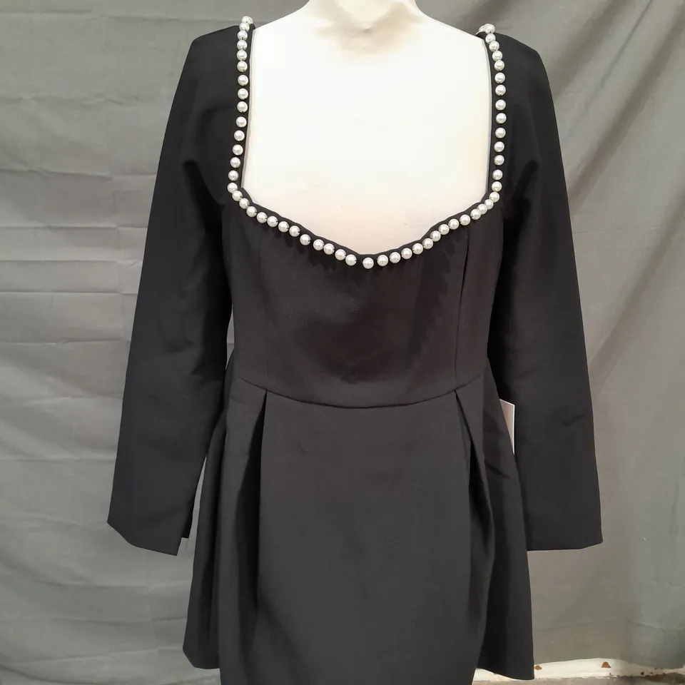 ODDMUSE THE ULTIMATE MUSE PEARL DRESS IN BLACK - XXL 