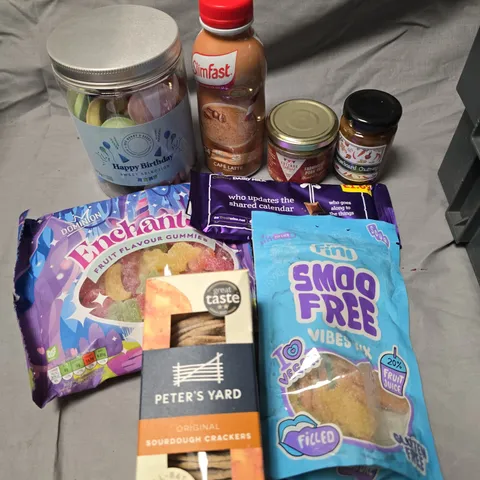 APPROXIMATELY 15 ASSORTED FOOD/DRINK PRODUCTS TO INCLUDE SOURDOUGH CRACKERS, DAIRY MILK, SLIM FAST SHAKES ETC