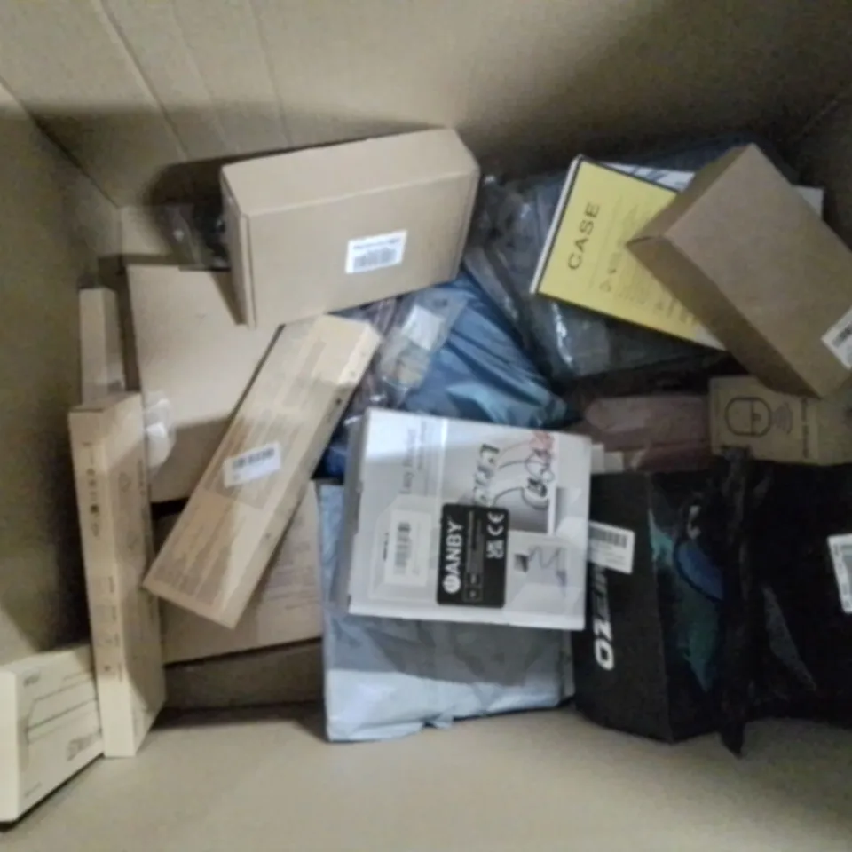 BOX CONTAINING LARGE AMOUNT OF BOXED ELECTRICAL ITEMS TO INCLUDE: PROFESSIONAL LIVE STREAM SET UP, 3D PRINTING FILAMENT ROLLS, GAMING HEADPHONES, WIRELESS BLUETOOTH SPEAKER, GUITAR STAND AND LOTS MORE