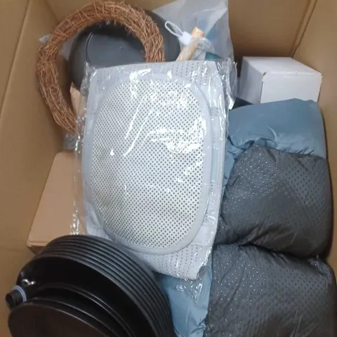 BOX OF APPROXIMATELY 20 ASSORTED HOUSEHOLD ITEMS TO INCLUDE SEAL STIOP WATER SVING DEVICE, SUPER SOFT TEDDY DUVET SET , ETC