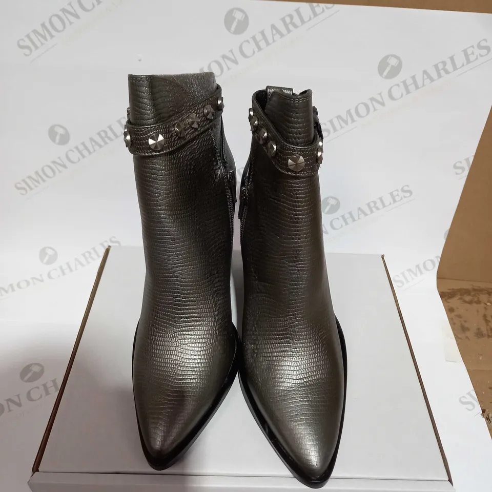 BRONX STUDDED BOOTS LIZARD PEWTER - SIZE 6.5 UK