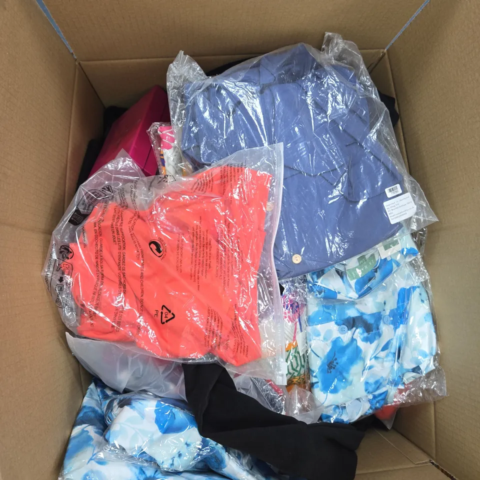 BOX OF APPROXIMATELY 25 ASSORTED CLOTHING ITEMS TO INCLUDE: LA MAREY BLUE STRIPED KNIT JUMPER
