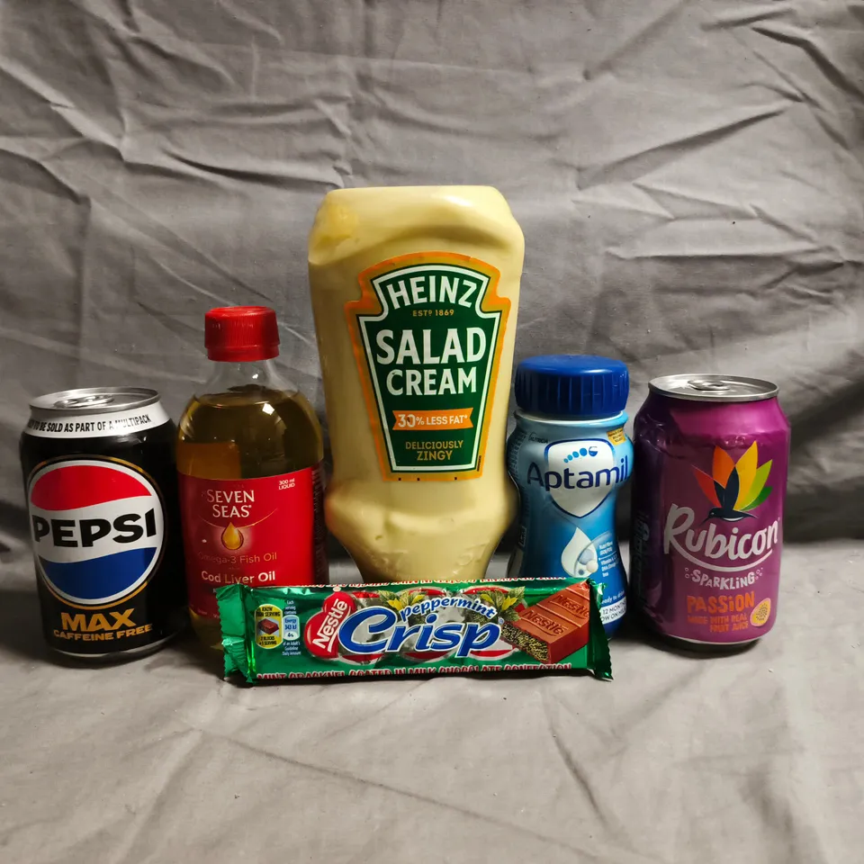 BOX OF APPROXIMATELY 10 ASSORTED FOOD AND DRINK ITEMS TO INCLUDE SALAD CREAM, RUBICON, ETC
