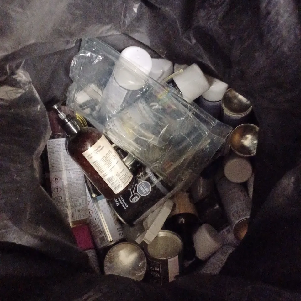 LARGE BAG OF ASSORTED SPRAY PAINTS -  ALL COMING IN DIFFERENT SHADES OF COLOURS B