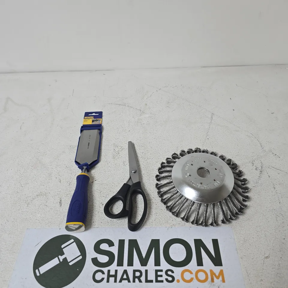 LOT OF APPROXIMATELY 10 SHARP OBJECTS TO INCLUDE A STEEL WIRE WHEEL TRIMMER, SCISSORS AND AN IRWIN WOOD PLANER