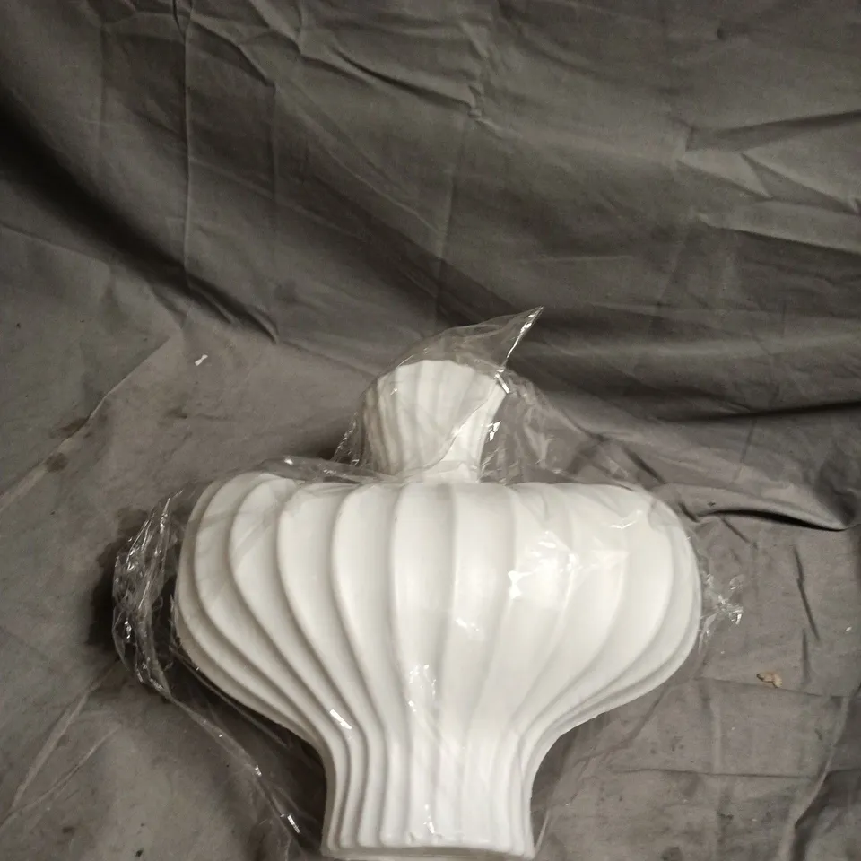 BOX OF APPROXIMATELY 12 ASSORTED HOUSEHOLD ITEMS INCLUDING MCKINNON MEDICAL GLOVES , PLASTIC GLOVES AND YOU ARE LOVED SIGN