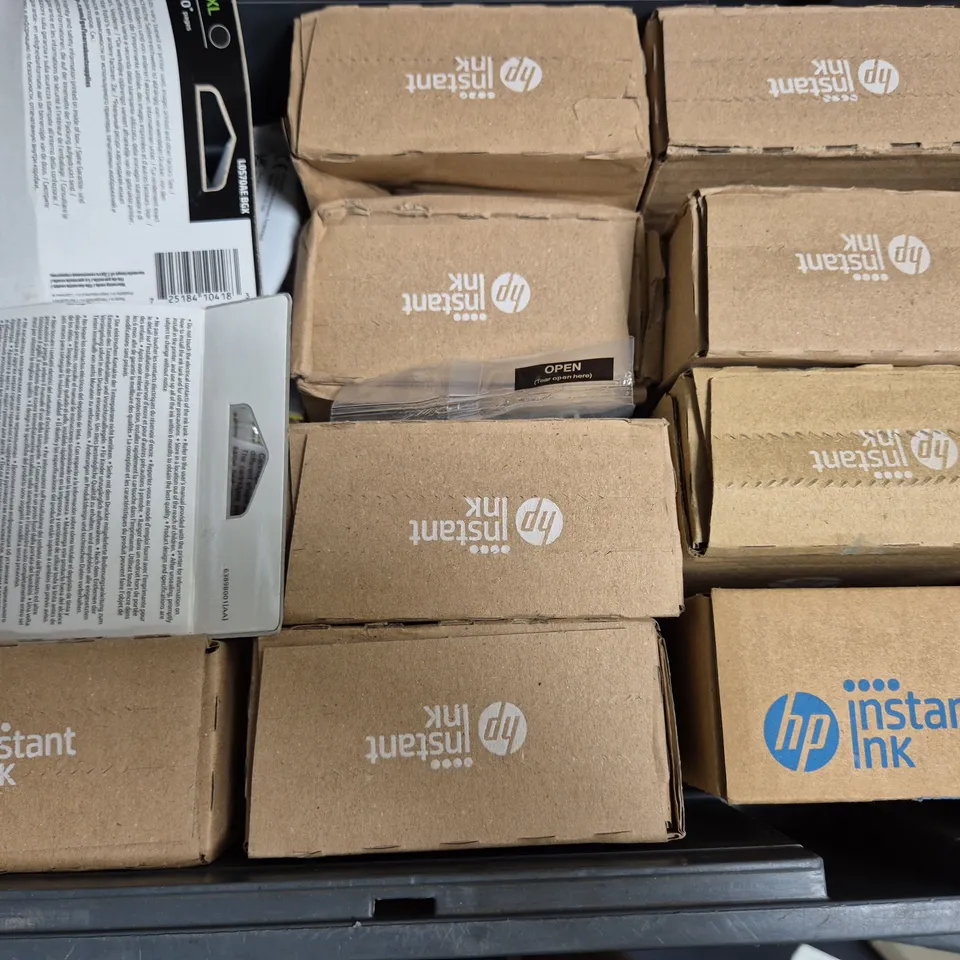 APPROXIMATELY 20 ASSORTED PRINTER INKS & CARTRIDGES TO INCLUDE HP 953XL BLACK, INKJET MAGENTA, CANON PIXMA 42PM, ETC