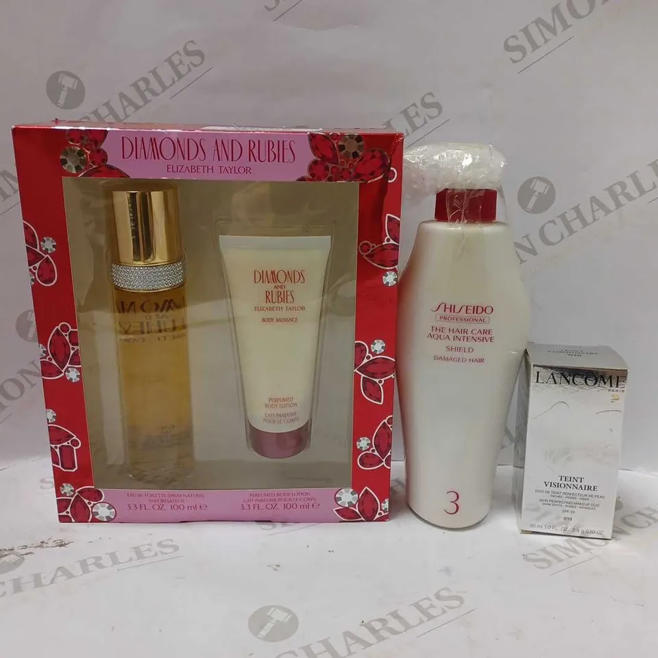 BOX OF APPROXIMATELY 30 COSMETICS ITEMS TO INCLUDE SHISEIDO PROFFESIONAL THE HAIR CARE SHIELD, LANCOME TEINT VISIONNAIRE MAKE-UP DUO, ELIZABETH TAYLOR DIAMONDS AND RUBIES SET, ETC