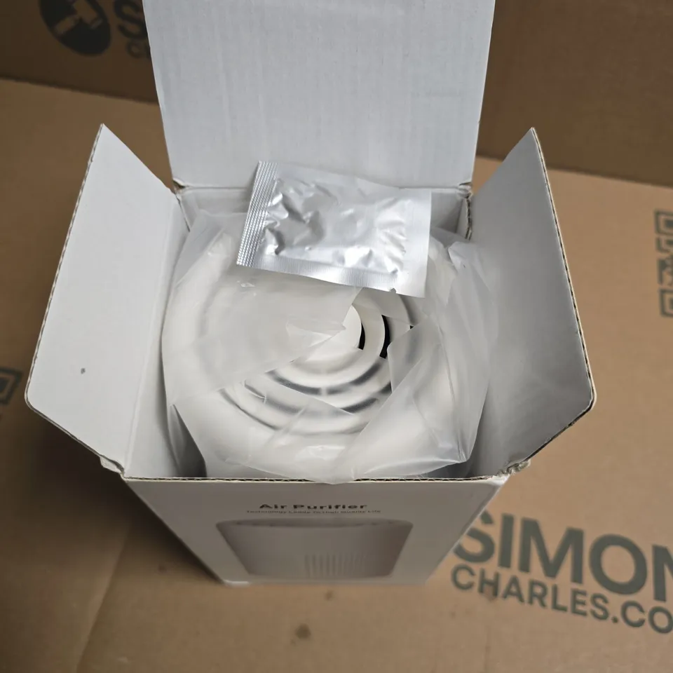 BOXED AIR PURIFIER IN WHITE