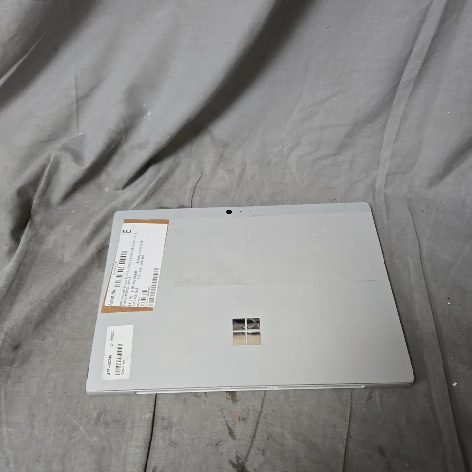 MICROSOFT SURFACE PRO 5 (2017) TABLET, 12.3-INCH, 8GB RAM, 256GB SSD