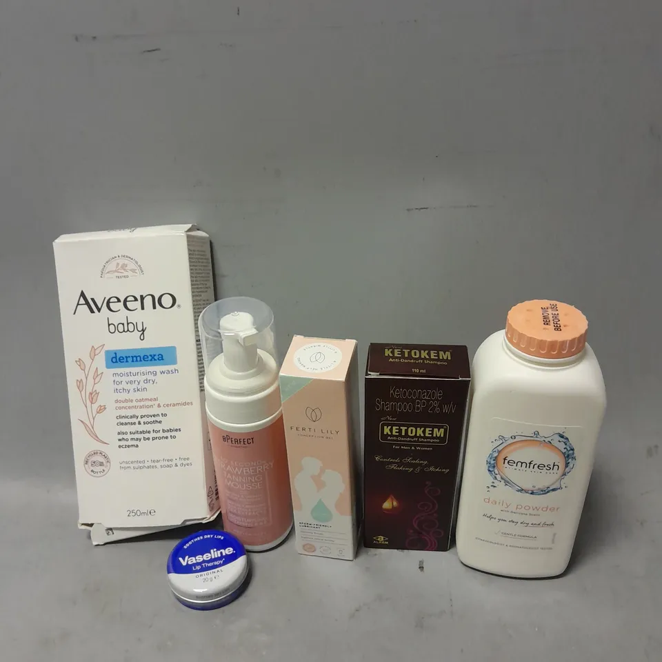 APPROXIMATELY 20 ASSORTED HEALTH & BEAUTY ITEMS TO INCLUDE - AVEENO BABY BODY WASH, FEMFRESH DAILY POWDER AND VASELINE LIP THERAPY