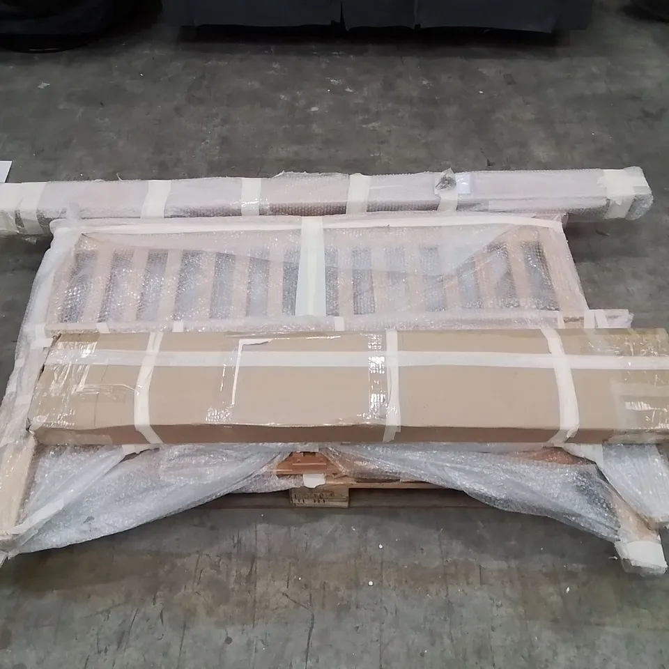 DESIGNER BED - SIZE UNSPECIFIED (4 PARTS)
