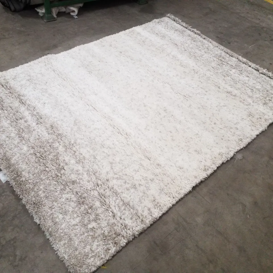 QUALITY DESIGNER AREA RUG    - APPROXIMATELY 226X162CM