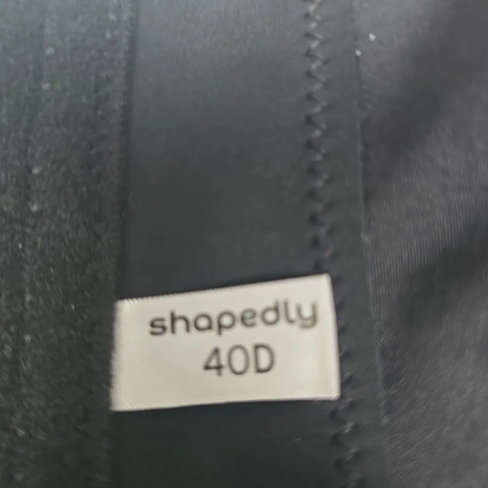 SHAPEDLY BLACK BRA – SIZE 40D (WOMEN’S)