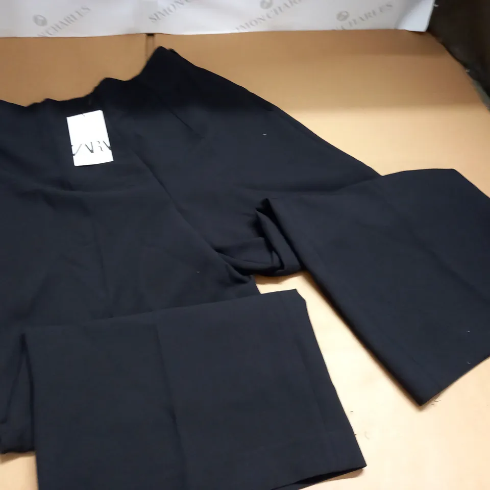 ZARA BLACK TROUSERS - L