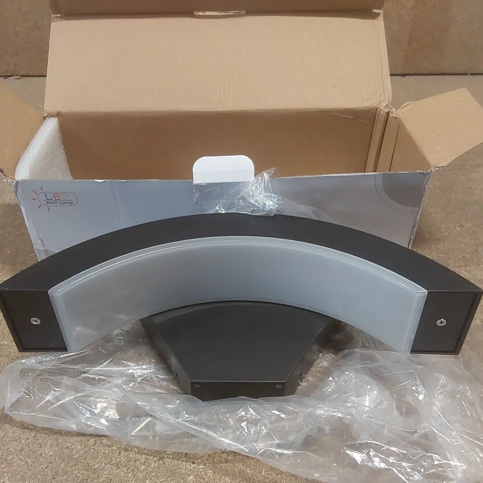 BOXED LED WALL LAMP 
