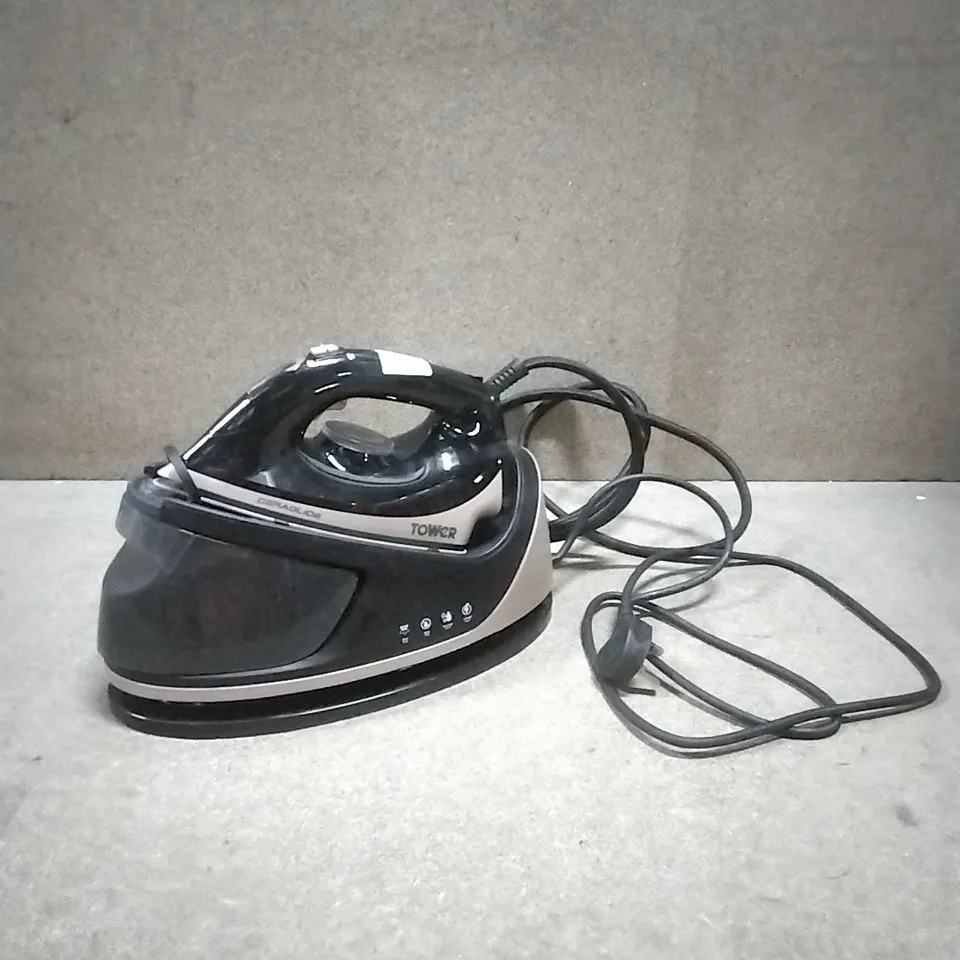 BOXED TOWER 2700W LOCKABLE STEAM GENERATOR IRON