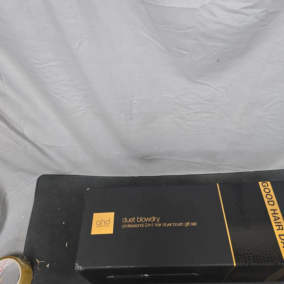 GHD DUET BLOWDRY 2-IN-1 HAIR DRYER BRUSH GIFT SET