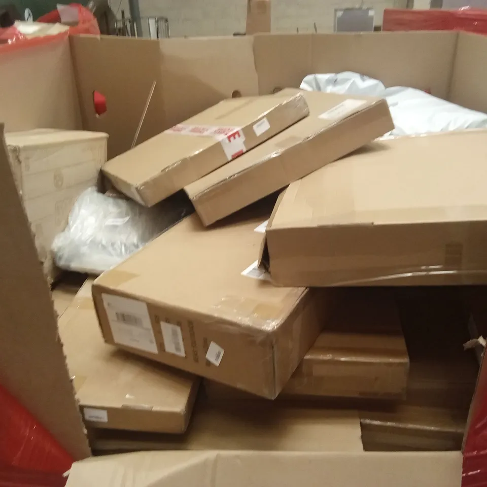 PALLET OF ASSORTED HOUSEHOLD GOODS AND PRODUCTS TO INCLUDE; MINI LAP DESK, GARDEN KNEELER SET, KITCHEN TAP ETC