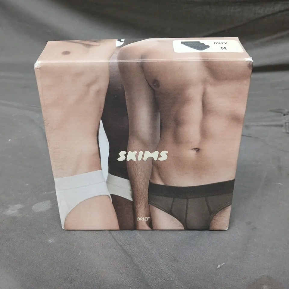 BOXED SKINS 3-PACK OF BRIEFS IN ONYX - M