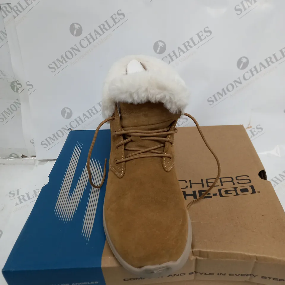 SKECHERS GO WALK ANKLE BOOTS SIZE 6 1/2