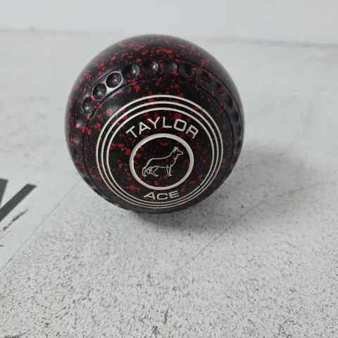 THOMAS TAYLOR ACE – MADE IN SCOTLAND – SIZE 2 OUTDOOR / INDOOR BOWLING BALL